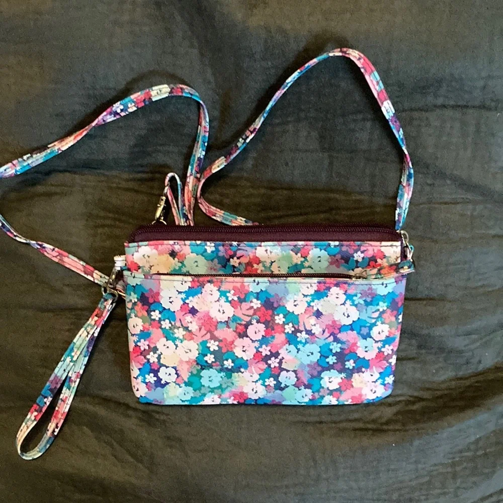 Blue floral print crossbody bag. Wrist and crossbody straps included - Picture 1 of 5